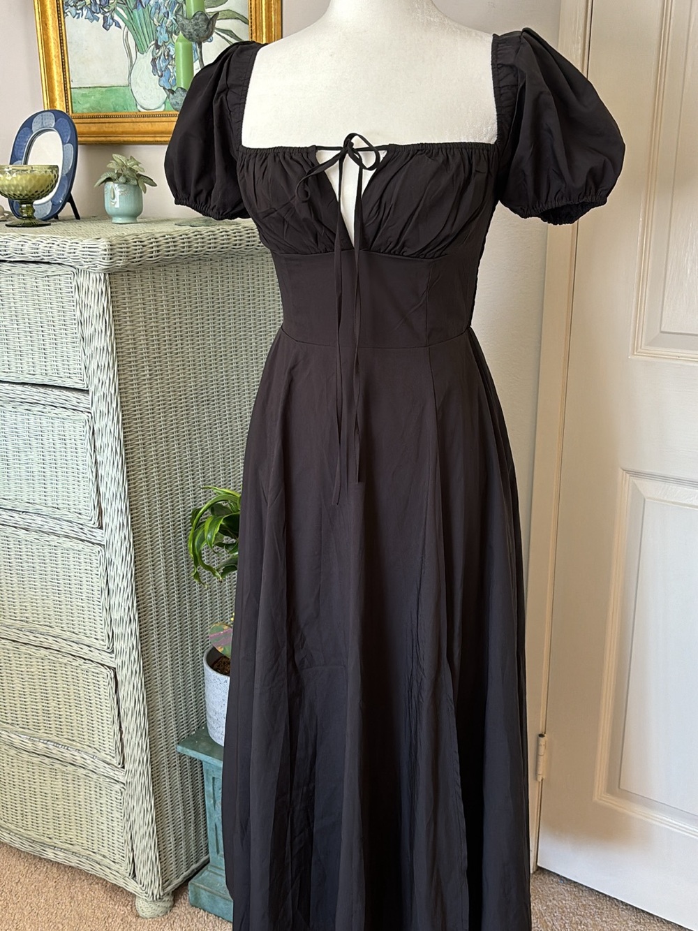 Black Puff-Sleeve Maxi Dress